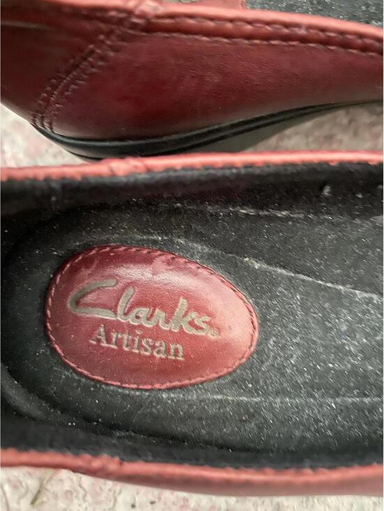 Clarks Artisan Azlyn Wish Burgundy Croc Leather Loafers - 7.5M - Picture 5 of 6